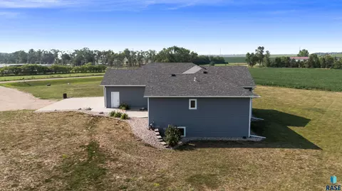 Exterior - 25398 454th Ave, Montrose, SD 57048 photo 10 of 11