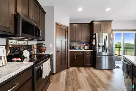 Kitchen - 25398 454th Ave, Montrose, SD 57048 photo 5 of 6