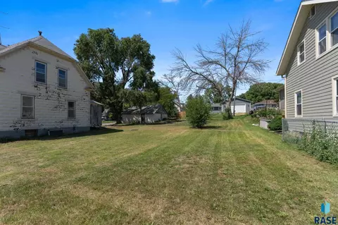 Exterior - 804 E 5th St, Canton, SD 57013 photo 9 of 14