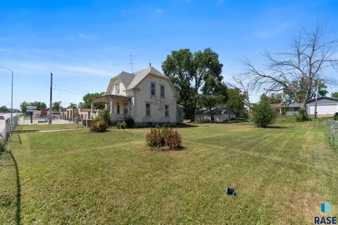 Exterior - 804 E 5th St, Canton, SD 57013 photo 8 of 14