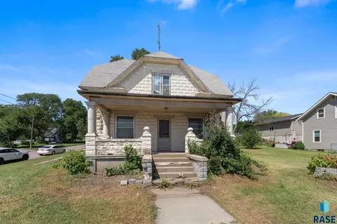 Exterior - 804 E 5th St, Canton, SD 57013 photo 13 of 14