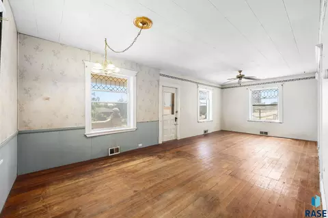 Living - 804 E 5th St, Canton, SD 57013 photo 2 of 3