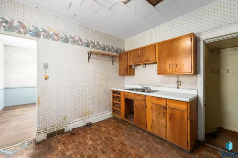 Kitchen - 804 E 5th St, Canton, SD 57013 photo 2 of 5