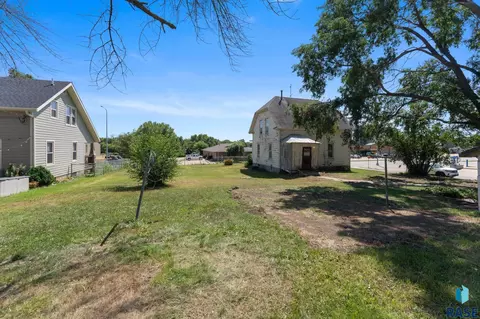 Exterior - 804 E 5th St, Canton, SD 57013 photo 10 of 14