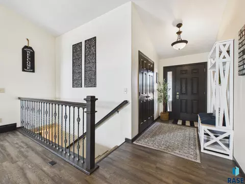 Entry Way - 809 E Leslie Dr, Garretson, SD 57030 photo 1 of 1