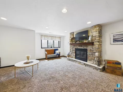 Living - 809 E Leslie Dr, Garretson, SD 57030 photo 3 of 3