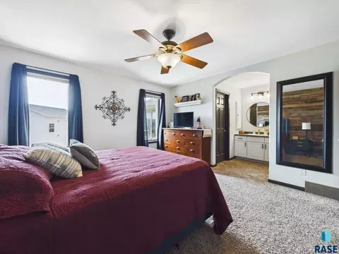 Bedroom - 809 E Leslie Dr, Garretson, SD 57030 photo 2 of 5