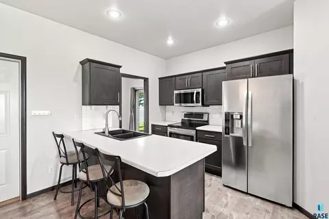 Kitchen - 5108 E Villa Ridge St, Sioux Falls, SD 57110 photo 1 of 1