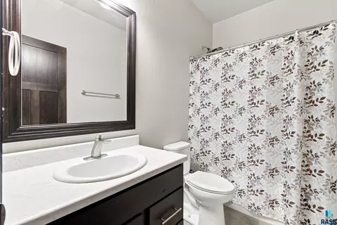 Bath - 5108 E Villa Ridge St, Sioux Falls, SD 57110 photo 1 of 2