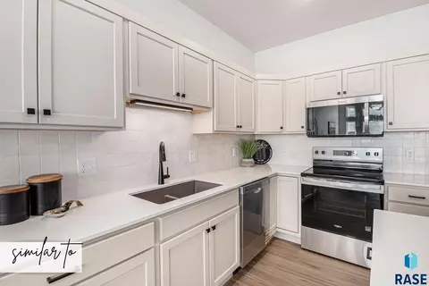 Kitchen - 3516 S Jerome Pl, Sioux Falls, SD 57106 photo 2 of 2