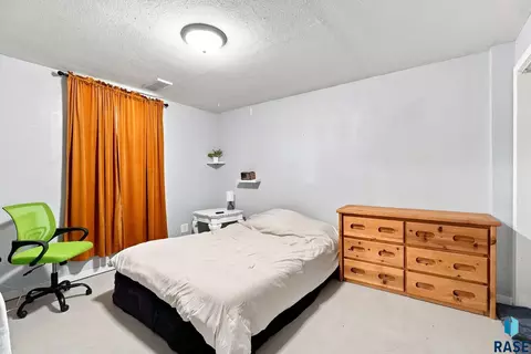 Bedroom - 233 N Meyer Ln, Sioux Falls, SD 57103 photo 5 of 6
