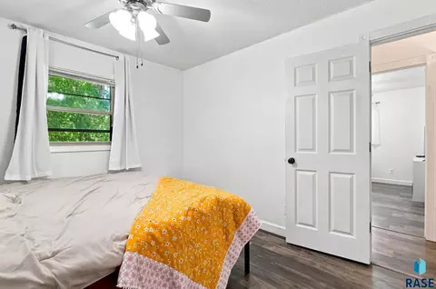 Bedroom - 233 N Meyer Ln, Sioux Falls, SD 57103 photo 2 of 6