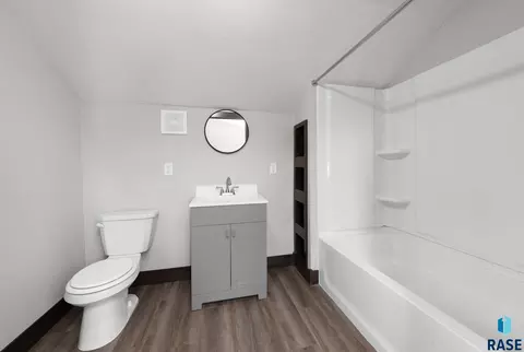 Bath - 47608 300th St, Alcester, SD 57001 photo 3 of 3