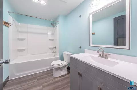Bath - 47608 300th St, Alcester, SD 57001 photo 1 of 3