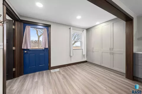 Entry Way - 47608 300th St, Alcester, SD 57001 photo 2 of 5