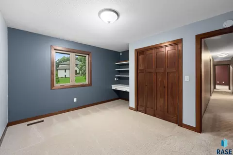 Bedroom - 308 E Aspen Dr, Sioux Falls, SD 57105 photo 8 of 9