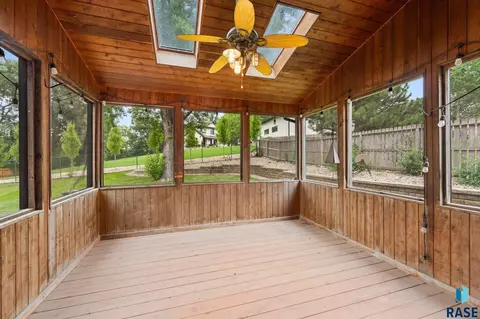 Exterior - 308 E Aspen Dr, Sioux Falls, SD 57105 photo 11 of 19