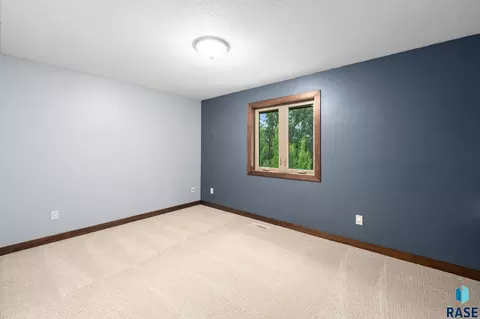 Bedroom - 308 E Aspen Dr, Sioux Falls, SD 57105 photo 5 of 9