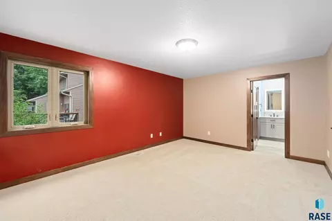 Bedroom - 308 E Aspen Dr, Sioux Falls, SD 57105 photo 2 of 9