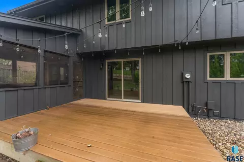 Exterior - 308 E Aspen Dr, Sioux Falls, SD 57105 photo 17 of 19
