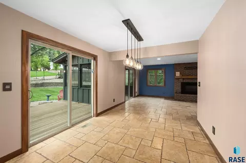 Dining - 308 E Aspen Dr, Sioux Falls, SD 57105 photo 2 of 2