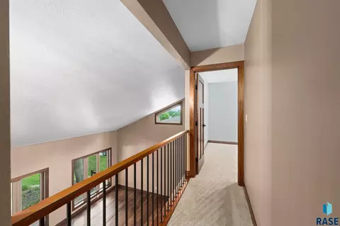 Entry Way - 308 E Aspen Dr, Sioux Falls, SD 57105 photo 4 of 4