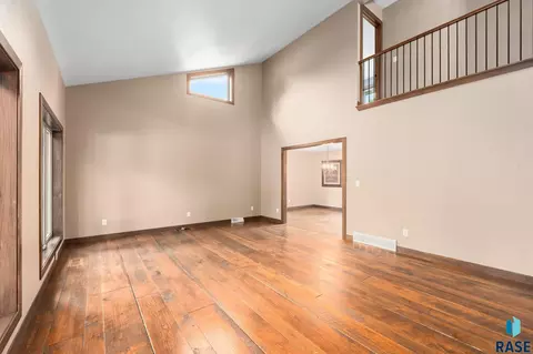 Living - 308 E Aspen Dr, Sioux Falls, SD 57105 photo 1 of 8