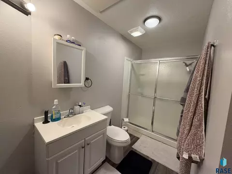 Bath - 310 E 3rd St, Bridgewater, SD 57319 photo 2 of 4