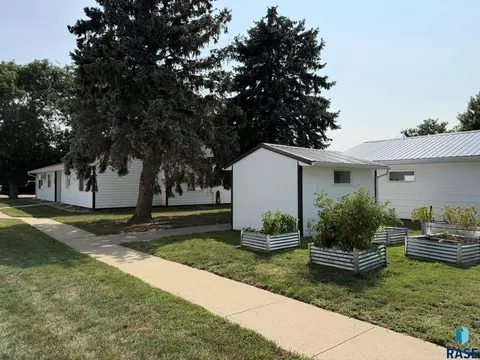 Exterior - 310 E 3rd St, Bridgewater, SD 57319 photo 11 of 14