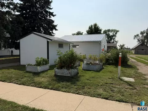 Exterior - 310 E 3rd St, Bridgewater, SD 57319 photo 9 of 14