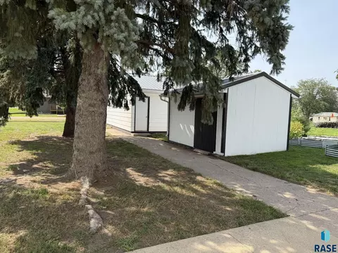 Exterior - 310 E 3rd St, Bridgewater, SD 57319 photo 12 of 14