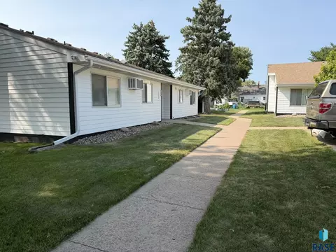 Exterior - 310 E 3rd St, Bridgewater, SD 57319 photo 6 of 14