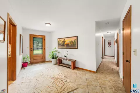 Entry Way - 25876 481st Ave, Brandon, SD 57005 photo 1 of 5