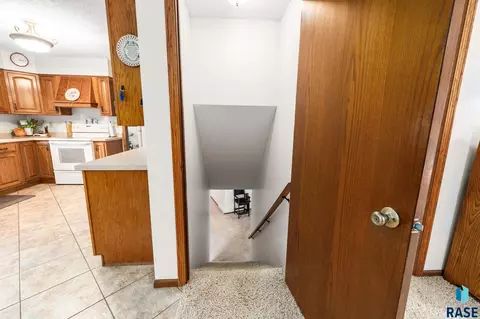 Entry Way - 25876 481st Ave, Brandon, SD 57005 photo 5 of 5