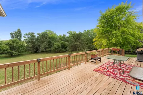 Exterior - 25876 481st Ave, Brandon, SD 57005 photo 6 of 15