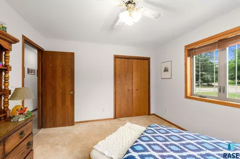 Bedroom - 25876 481st Ave, Brandon, SD 57005 photo 4 of 9