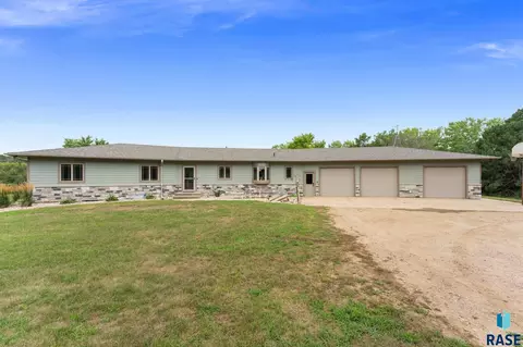 Exterior - 25876 481st Ave, Brandon, SD 57005 photo 2 of 15