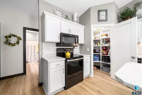 Kitchen - 145 Devitt Dr, Harrisburg, SD 57032 photo 6 of 6
