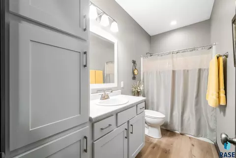 Bath - 145 Devitt Dr, Harrisburg, SD 57032 photo 1 of 3