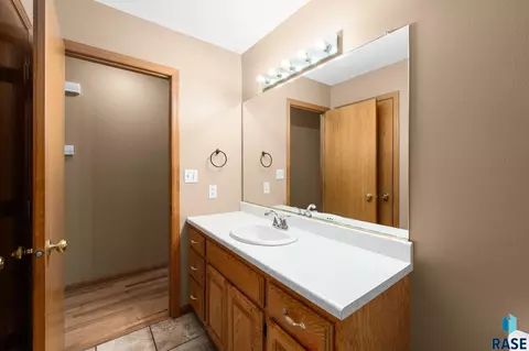 Bath - 104 E 9th St, Crooks, SD 57020 photo 3 of 5