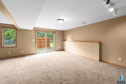 Living - 104 E 9th St, Crooks, SD 57020 photo 9 of 10