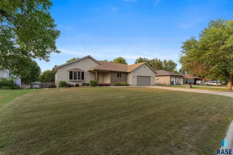 Exterior - 104 E 9th St, Crooks, SD 57020 photo 3 of 15