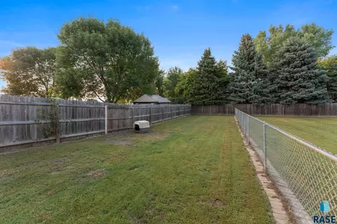 Exterior - 104 E 9th St, Crooks, SD 57020 photo 8 of 15