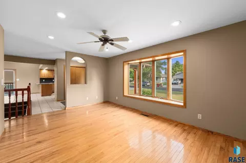 Living - 104 E 9th St, Crooks, SD 57020 photo 5 of 10
