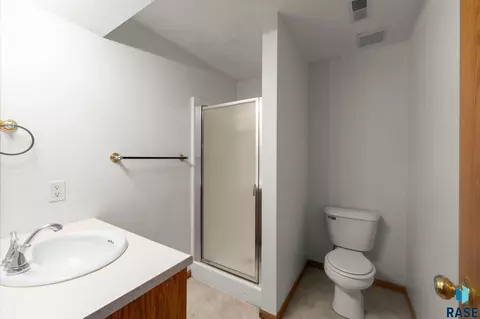 Bath - 104 E 9th St, Crooks, SD 57020 photo 5 of 5