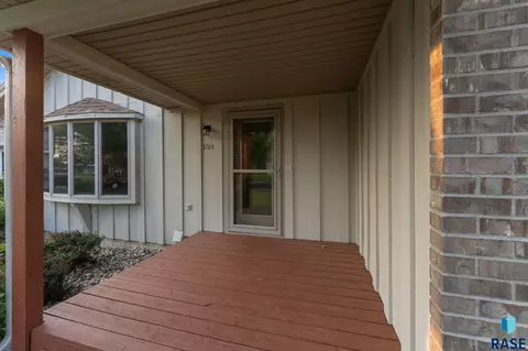 Exterior - 104 E 9th St, Crooks, SD 57020 photo 5 of 15