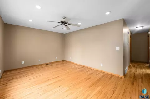 Living - 104 E 9th St, Crooks, SD 57020 photo 3 of 10