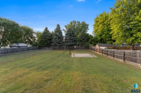 Exterior - 104 E 9th St, Crooks, SD 57020 photo 6 of 15