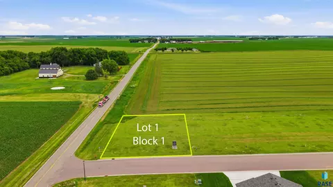 1301 Castle St, Larchwood, IA 51241