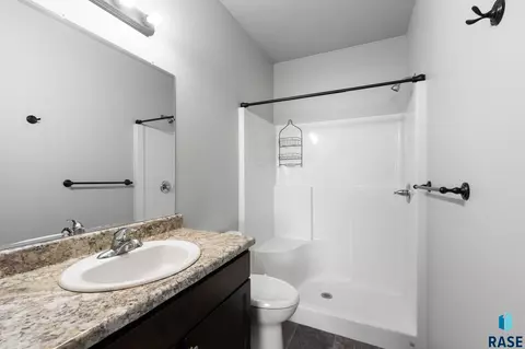 Bath - 1529 E Gold Dust St, Sioux Falls, SD 57104 photo 2 of 3